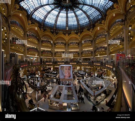 Paris Lafayette 40, Boulevard Haussmann, Galeries Lafayette.